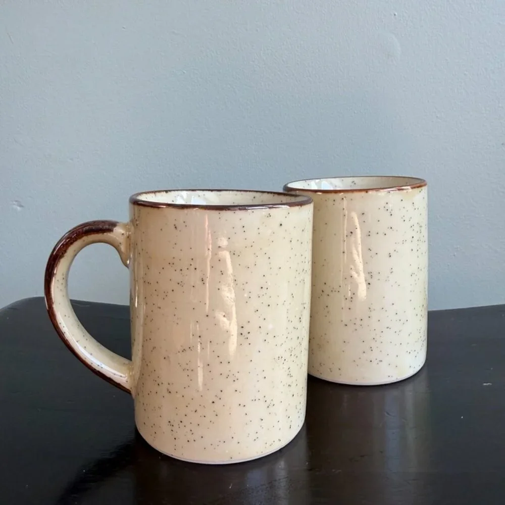 3/$30 🌟 VTG Shell Mugs Set of 2 - Picture 5 of 10